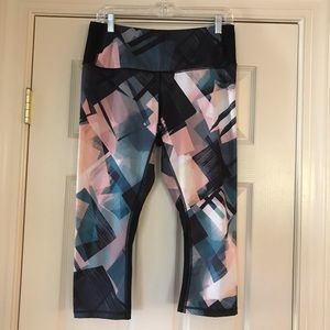 Lucy OM Capri leggings